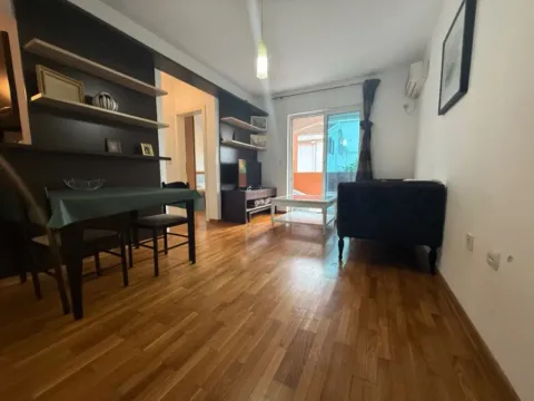 Izdavanje, jednosoban stan, 44m², Centar, Budva - image 2