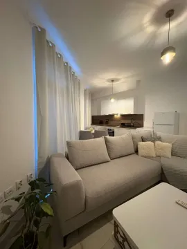 Rent, one bedroom apartment, 40m², Bečići, Budva - image 1