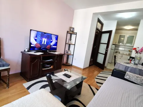 Prodaja, jednosoban stan, 47m², Centar, Bar - image 2