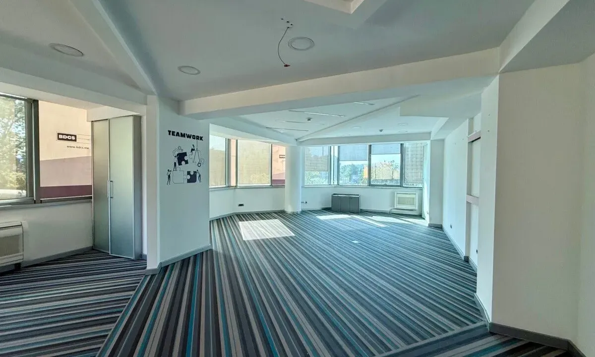 Izdavanje, poslovni prostor, 120m², Preko Morače, Podgorica