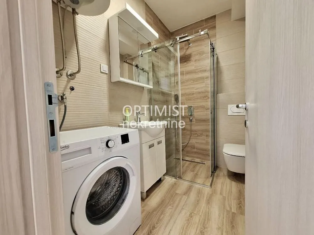 Izdavanje, trosoban stan, 70m², Dušanovac, Voždovac Sve Podlokacije