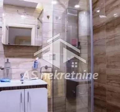 Izdavanje, trosoban stan, 82m², Filmski Grad, Beograd - image 11