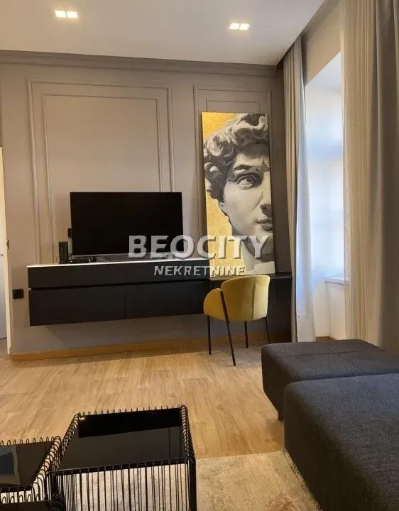 Izdavanje, dvosoban stan, 57m², Centar, Novi Sad