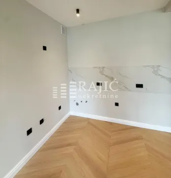 Prodaja, trosoban stan, 80m², Stari Grad, Beograd - image 5