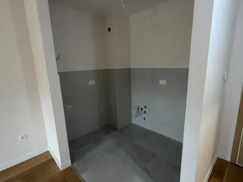 Prodaja, jednosoban stan, 40m², Central Point, Podgorica - image 2