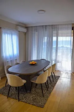 Izdavanje, kuća, 176m², Marići, Tivat - image 13