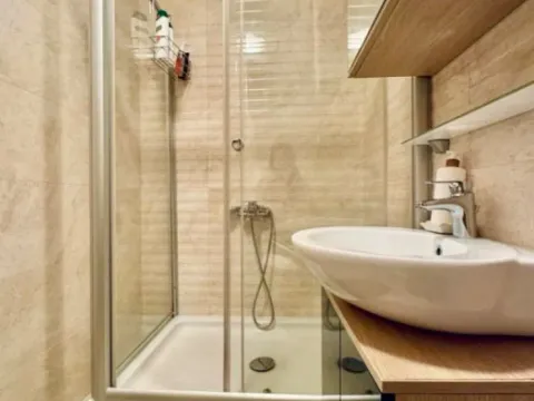 Izdavanje, dvosoban stan, 50m², Ljubović, Podgorica - image 2