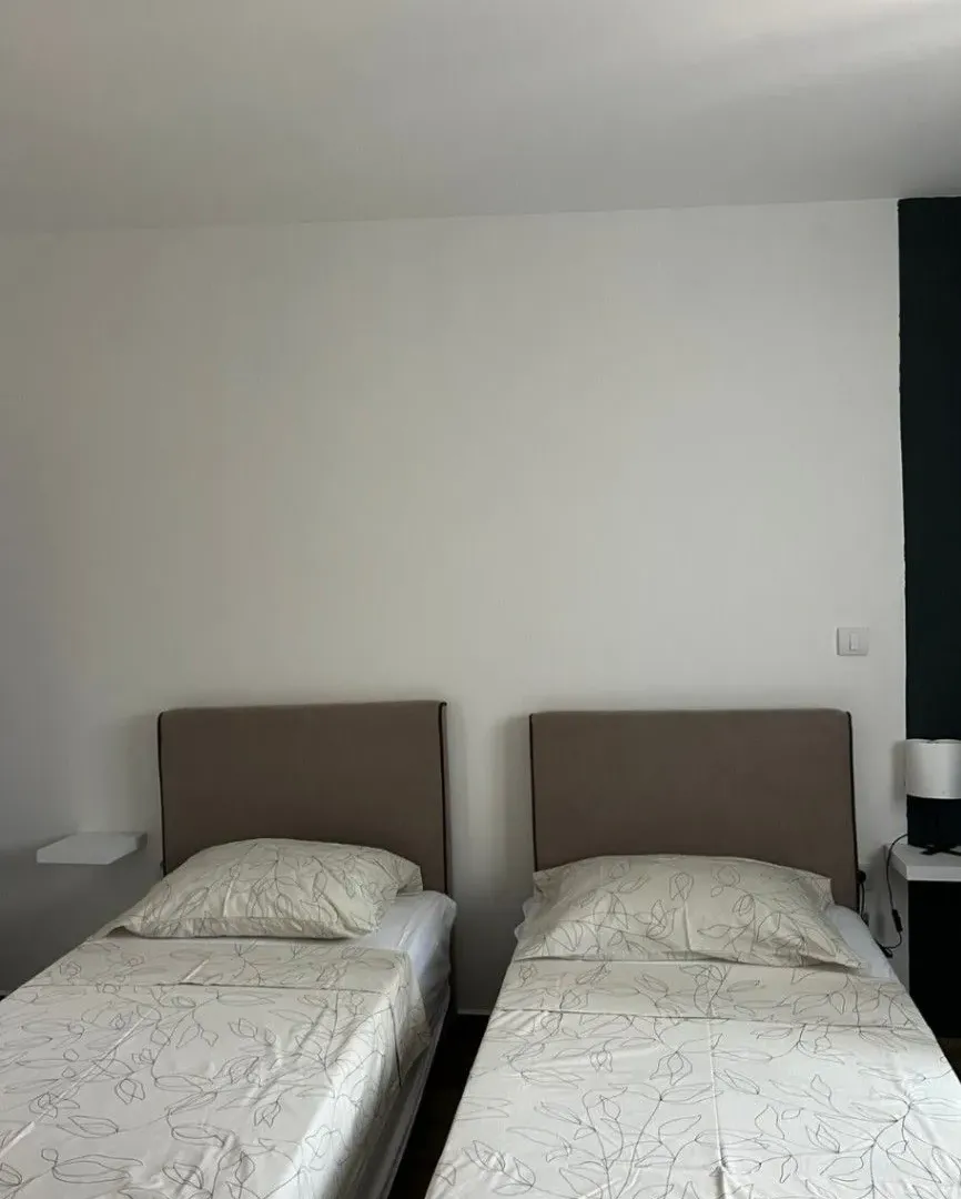 Rent, two bedroom apartment, 70m², Kalimanj, Tivat