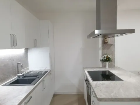 Izdavanje, kuća, 90m², Petrovaradin, Novi Sad - image 2