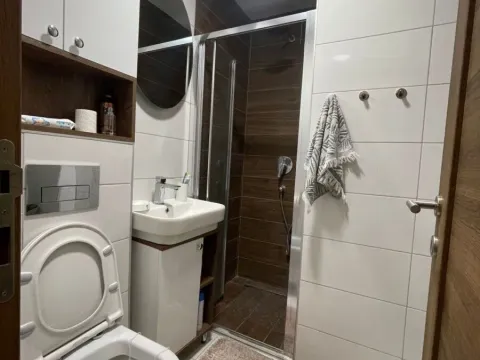 Izdavanje, jednosoban stan, 40m², Tološi, Podgorica - image 15