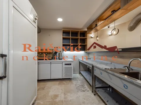 Prodaja, poslovni prostor, 210m², Stari Grad, Beograd - image 17