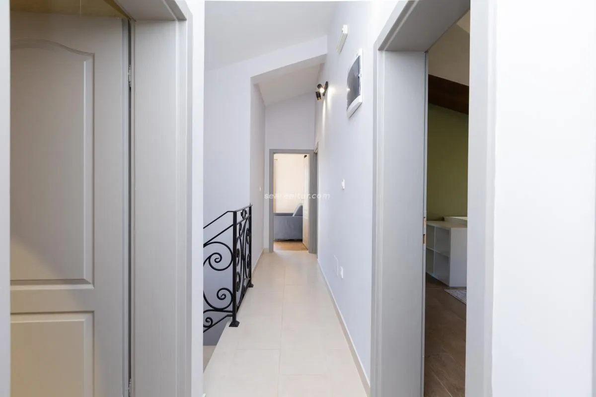 Prodaja, kuća, 234m², Mrčevac, Tivat