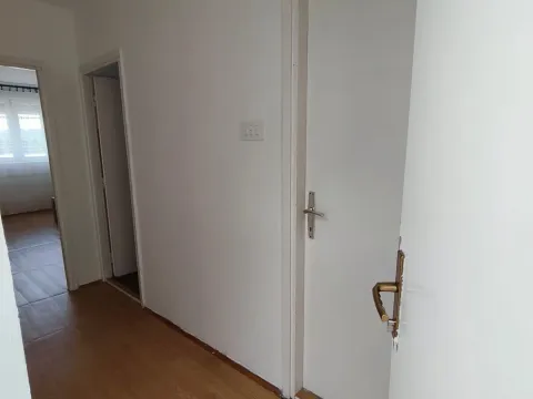 Rent, studio apartment, 30m², Preko Morače, Podgorica - image 11