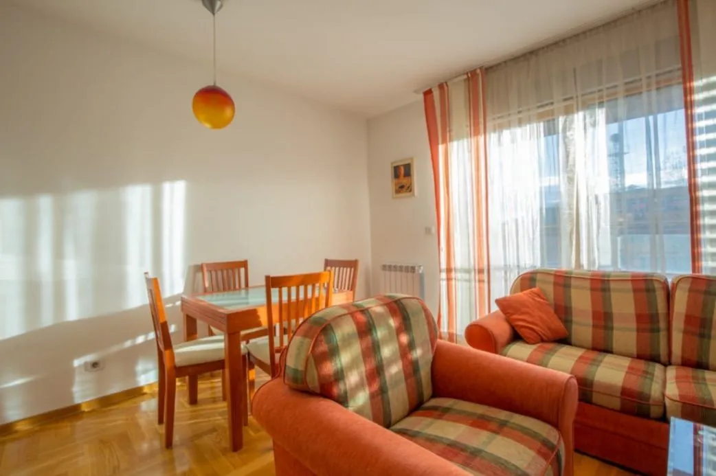 Izdavanje, dvosoban stan, 67m², Preko Morače, Podgorica