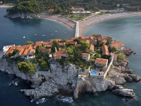 Sale, one bedroom apartment, 63m², Sveti Stefan, Budva