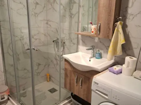 Izdavanje, jednosoban stan, 57m², Blok 9, Podgorica - image 13