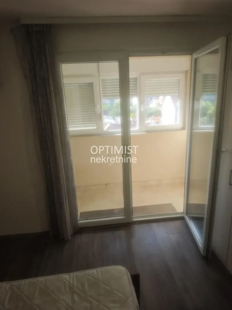 Sale, three bedroom apartment, 59m², Borča 1, Borča Sve Podlokacije