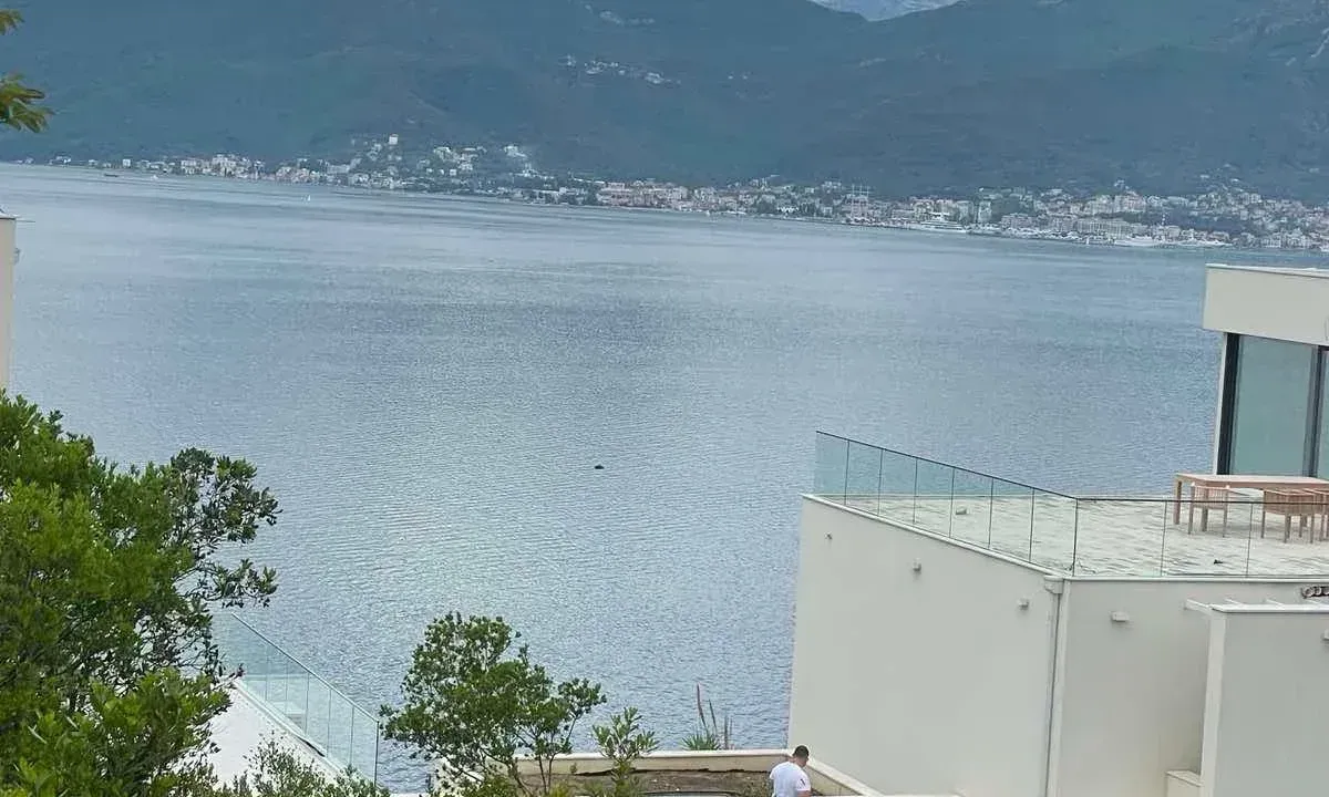 Prodaja, plac, 577m², Tivat, Crna Gora