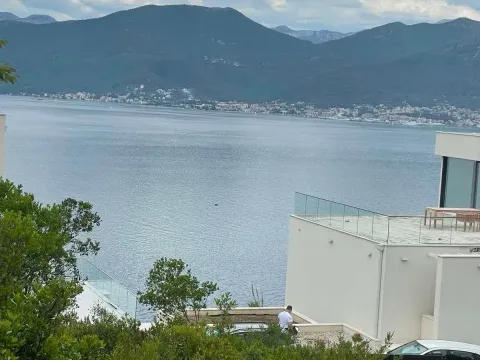 Prodaja, plac, 577m², Tivat, Crna Gora - image 1