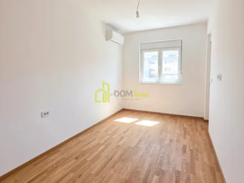 Rent, two bedroom apartment, 65m², Stari Aerodrom, Podgorica - image 12