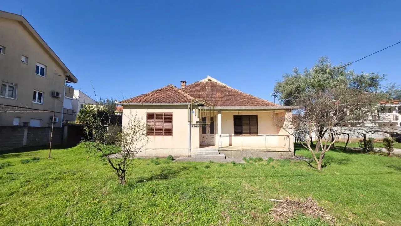 Prodaja, kuća, 120m², Tološi, Podgorica