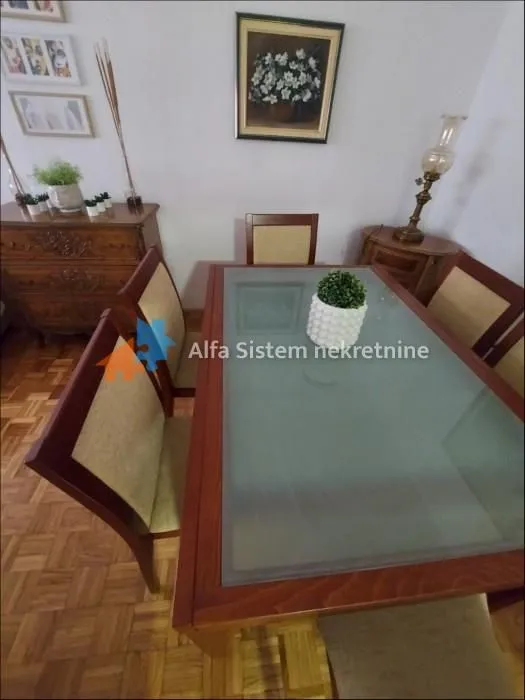 Izdavanje, dvosoban stan, 65m², Čubura, Beograd