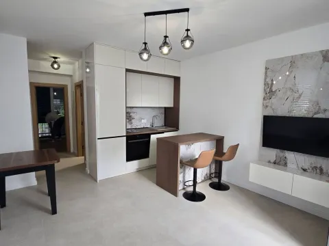 Rent, one bedroom apartment, 46m², Tivat, Crna Gora - image 1