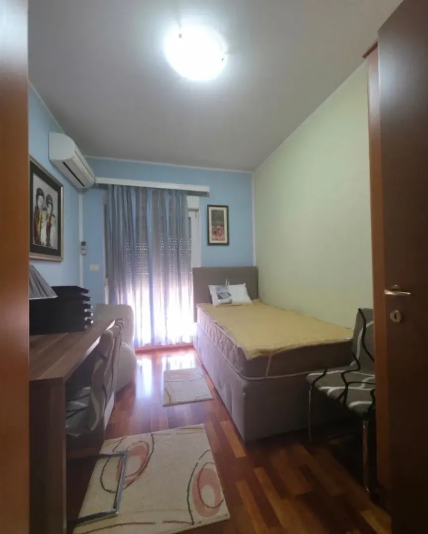 Izdavanje, dvosoban stan, 78m², City Kvart, Podgorica