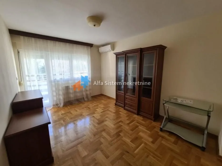 Rent, three bedroom apartment, 78m², Vračar Hram, Vračar Sve Podlokacije