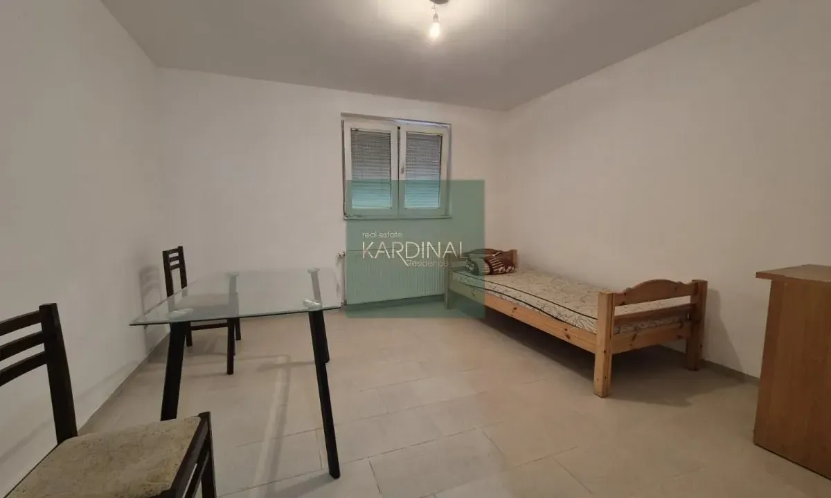 Izdavanje, jednosoban stan, 35m², Centar, Jagodina