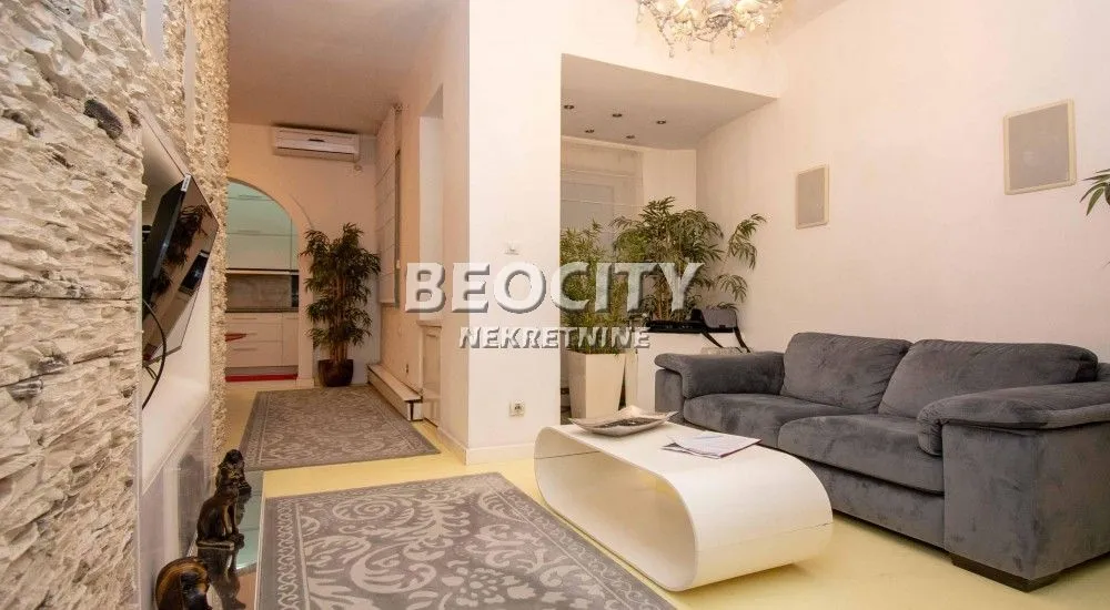 Prodaja, trosoban stan, 63m², Kosančićev Venac, Beograd