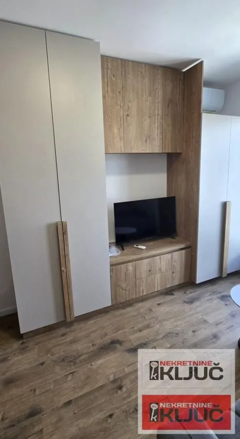 Izdavanje, garsonjera, 35m², Veternik, Novi Sad Sve Podlokacije