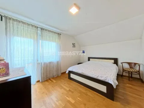 Sale, house, 235m², Voždovac Sve Podlokacije, Beograd - image 4