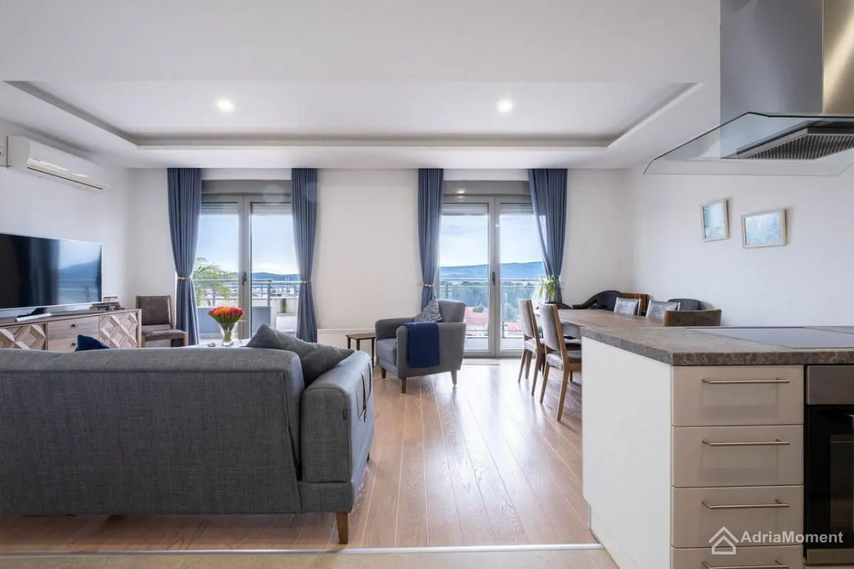 Prodaja, dvosoban stan, 87m², Tivat, Crna Gora