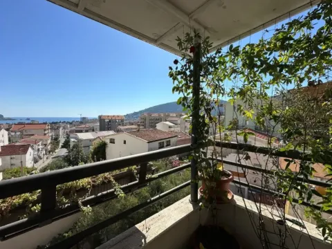 Sale, two bedroom apartment, 74m², Lazi, Budva - image 2