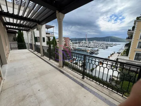 Izdavanje, četvorosoban stan, 240m², Porto Montenegro, Tivat - image 17
