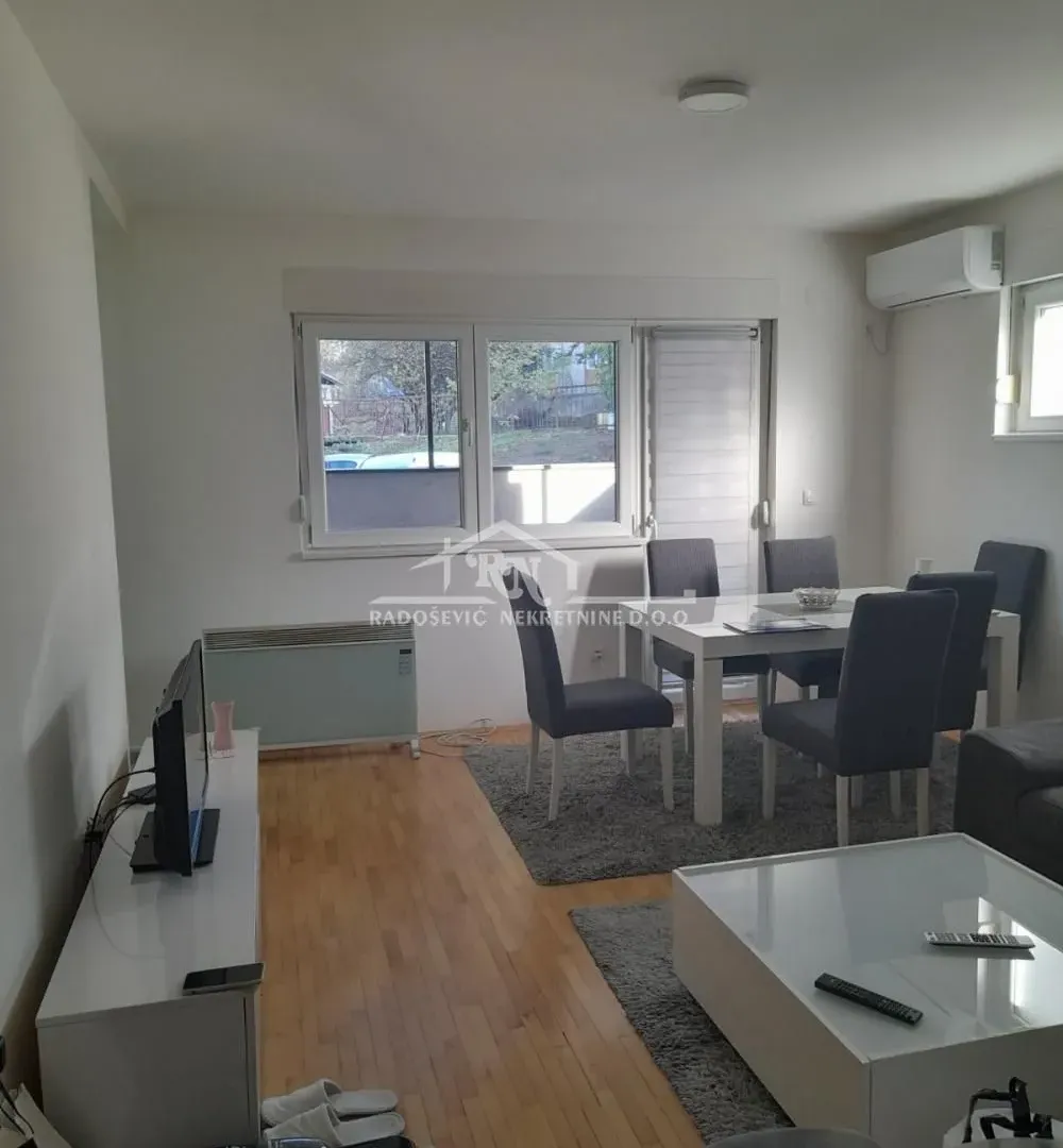 Izdavanje, jednosoban stan, 40m², Julino Brdo, Beograd