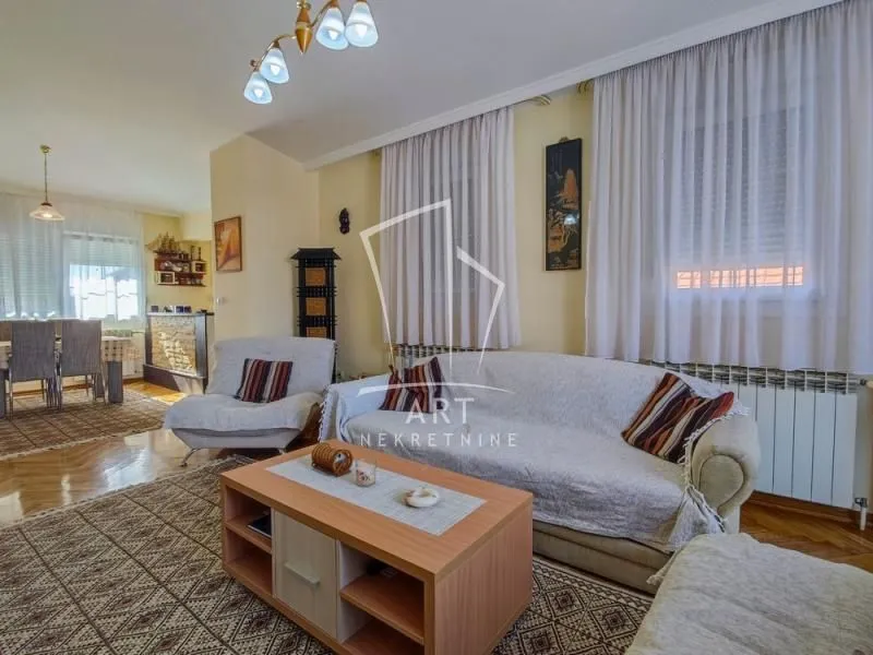Prodaja, kuća, 204m², Banjica, Voždovac Sve Podlokacije