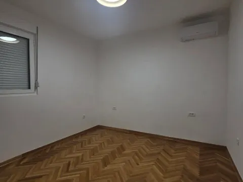 Izdavanje, dvosoban stan, 65m², Autobuska stanica, Podgorica - image 10