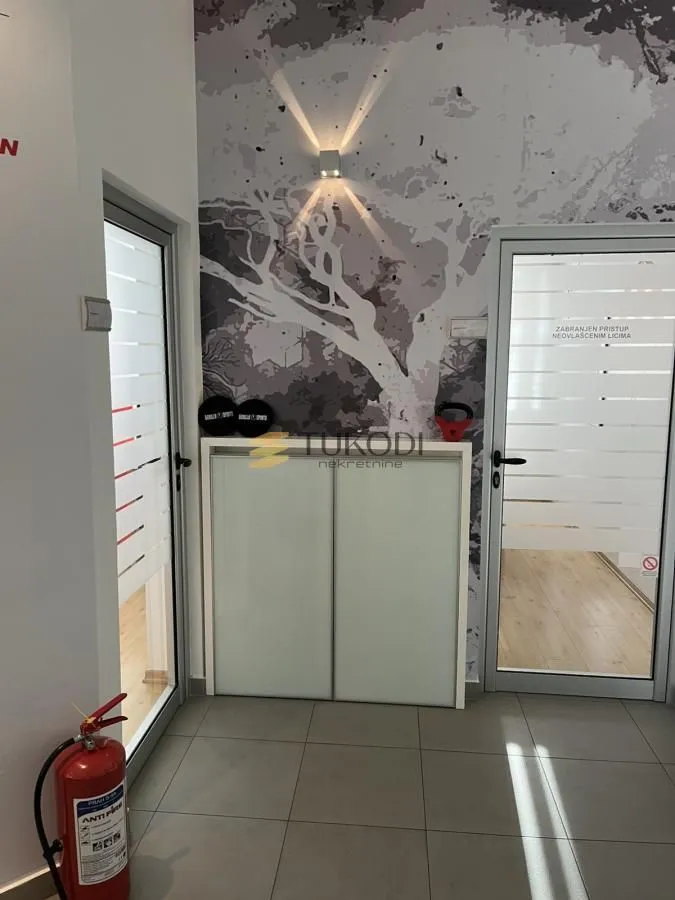 Rent, office space, 780m², Novo naselje, Novi Sad