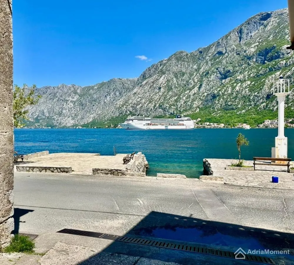 Prodaja, jednosoban stan, 42m², Prčanj, Kotor