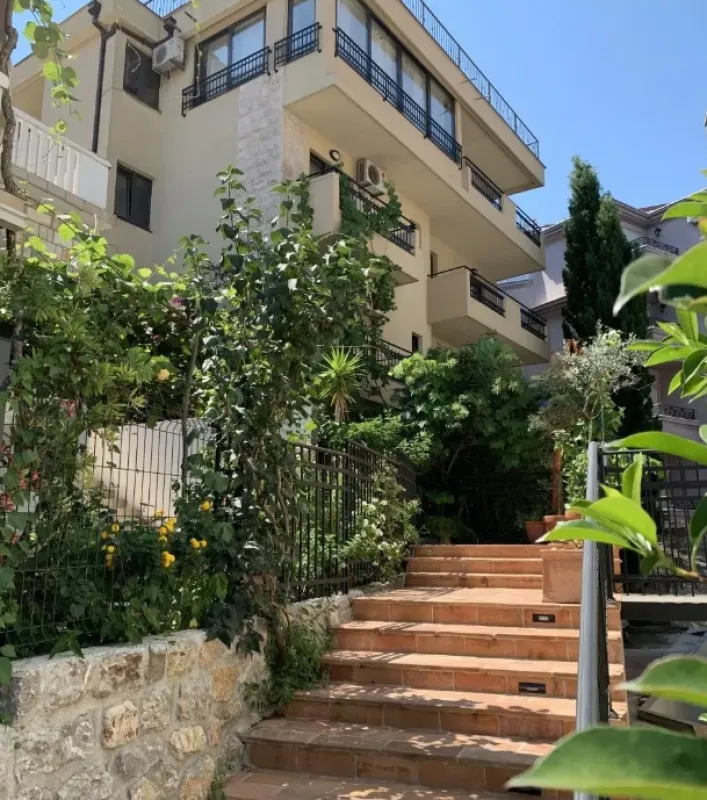 Prodaja, stan, 280m², Babin Do, Budva