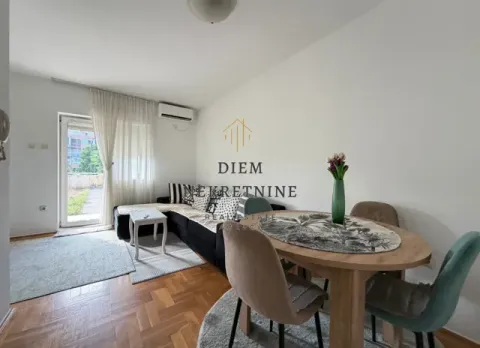 Rent, two bedroom apartment, 80m², Stari Aerodrom, Podgorica - image 4