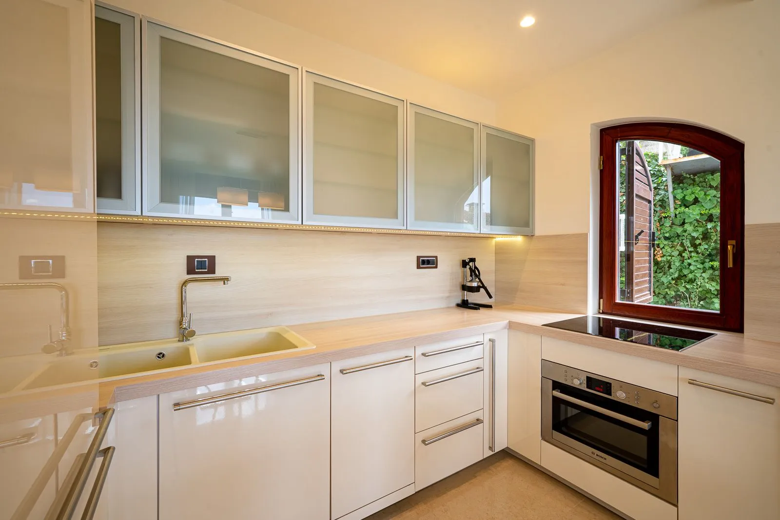 Sale, three bedroom apartment, 86m², Petrovac, Budva