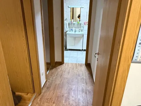 Prodaja, dvosoban stan, 80m², Centar, Bar - image 4