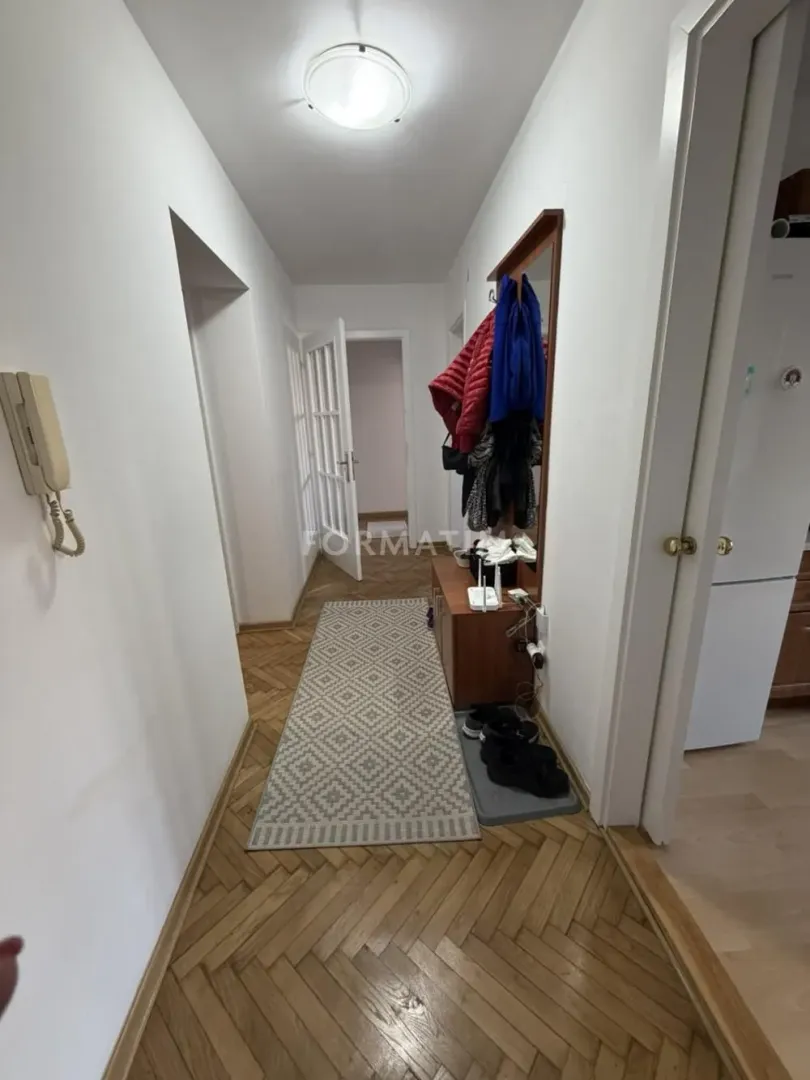 Izdavanje, trosoban stan, 82m², Gundulićev Venac, Beograd