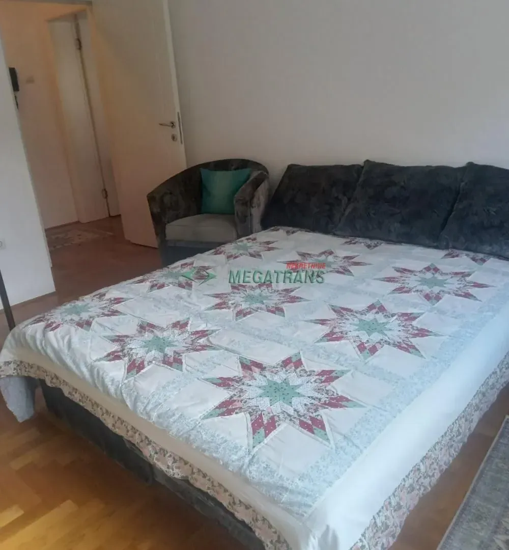 Izdavanje, dvosoban stan, 52m², Bulevar Oslobodjenja, Novi Sad Sve Podlokacije