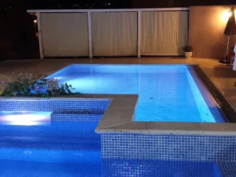 Rent, one bedroom apartment, 42m², Brdišta, Tivat - image 2