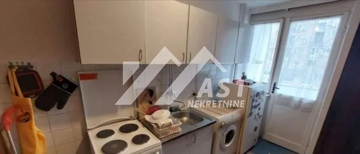Izdavanje, dvosoban stan, 42m², Sajam, Novi Sad Sve Podlokacije