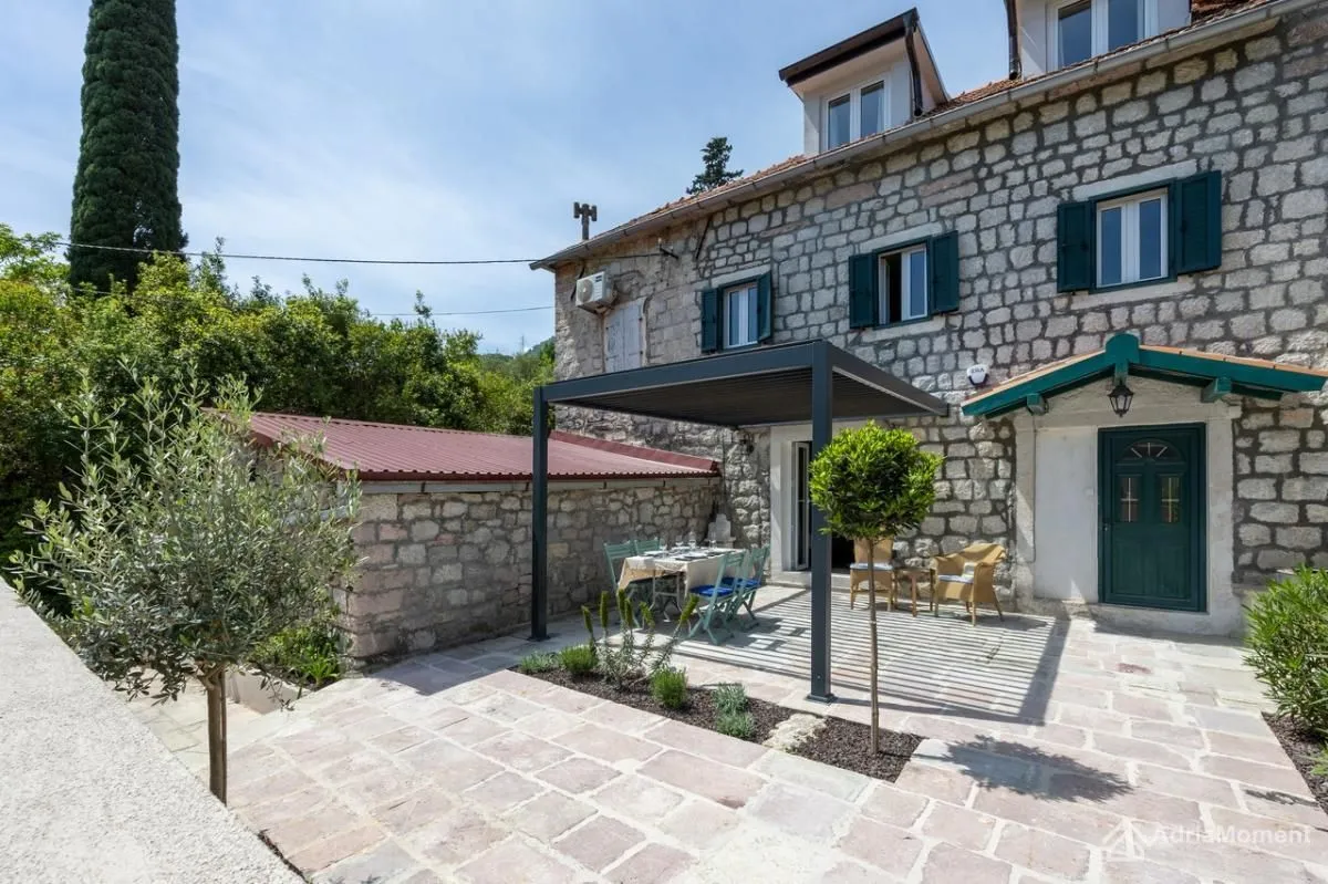 Prodaja, kuća, 92m², Kamenari, Herceg Novi